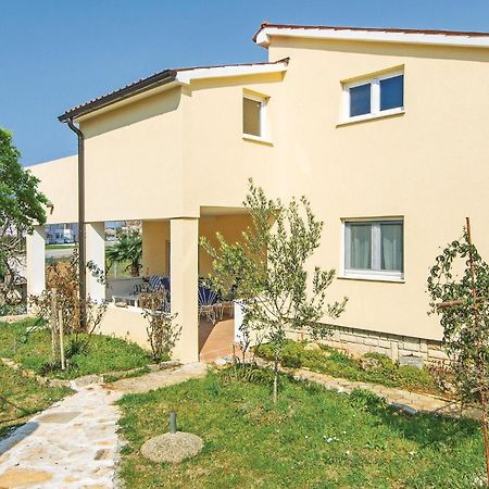 Awesome Apartment In Fazana With Wifi エクステリア 写真