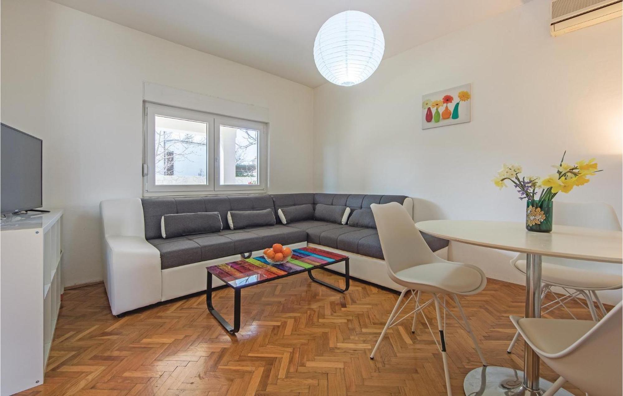 Awesome Apartment In Fazana With Wifi エクステリア 写真